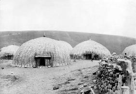 Kaffir Huts, South Africa, c.1914 (b/w photo) 