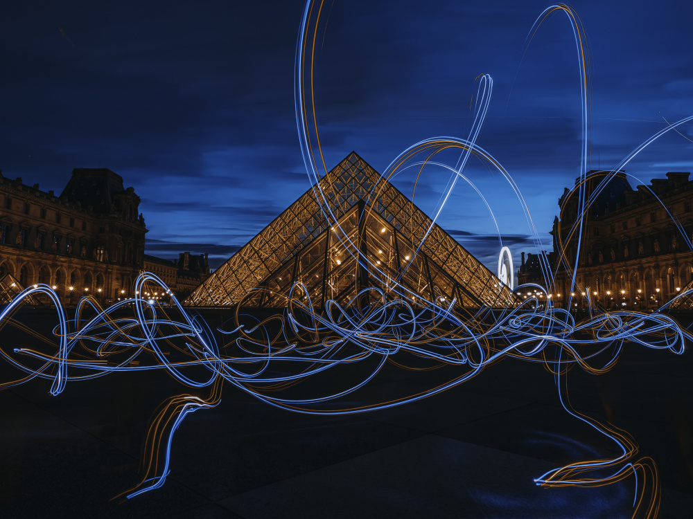Light painting at Louvre Museum from Amir
