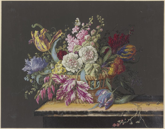 Blumenkorb mit Malven, Levkojen, Primeln, Tulpen und anderen Blumen auf einem Tisch from Anonym