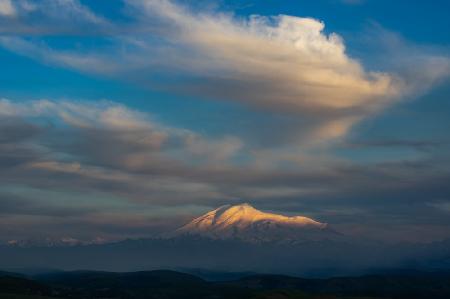 ELBRUS AND THE CLOUD