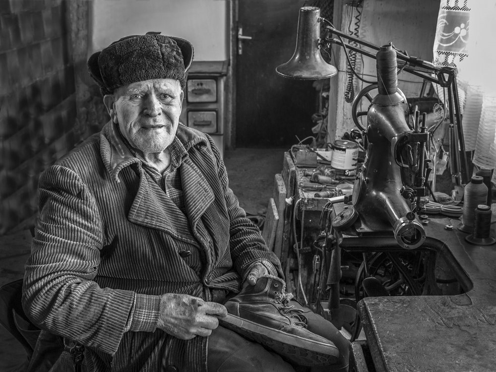 Old shoemaker... from beodra
