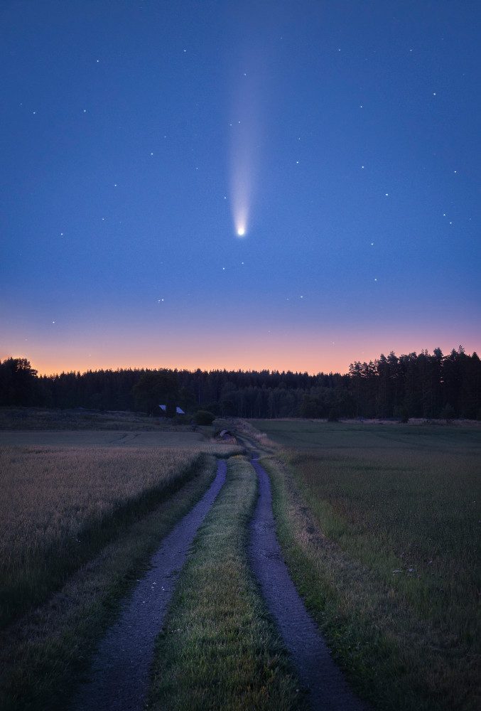 Comet NEOWISE over Sweden july 2020 from Christian Lindsten
