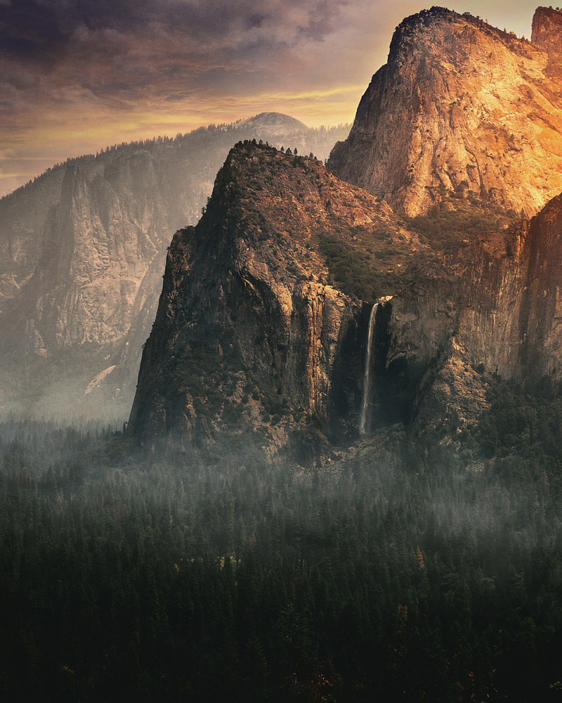 Bridalveil fall, Yosemite from David George