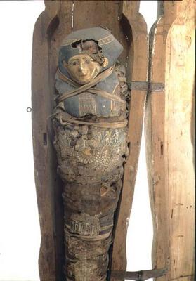 Sarcophagus and mummified body of Psametik I (664-610 BC) Late Period from Egyptian 26th Dynasty