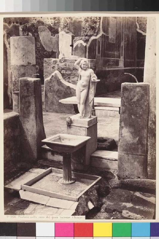 Pompeji: Brunnen mit Putto from Giorgio Sommer