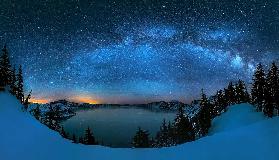 Starry night over the Crater Lake