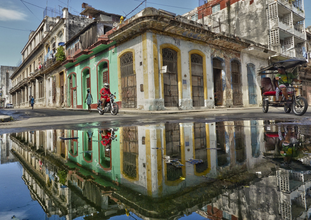 Reflection in Havana from Itzik Einhorn