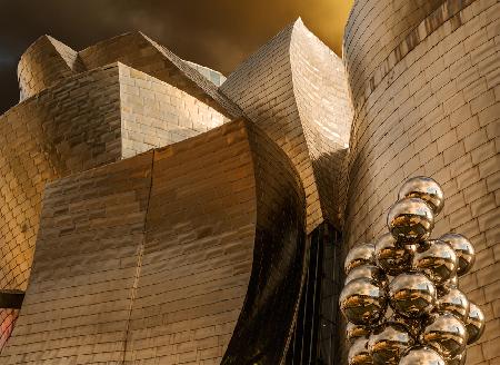 Reflections on spheres (Serie Guggenheim Bilbao)