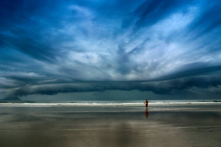 The storm surfer from Jose Eduardo F.