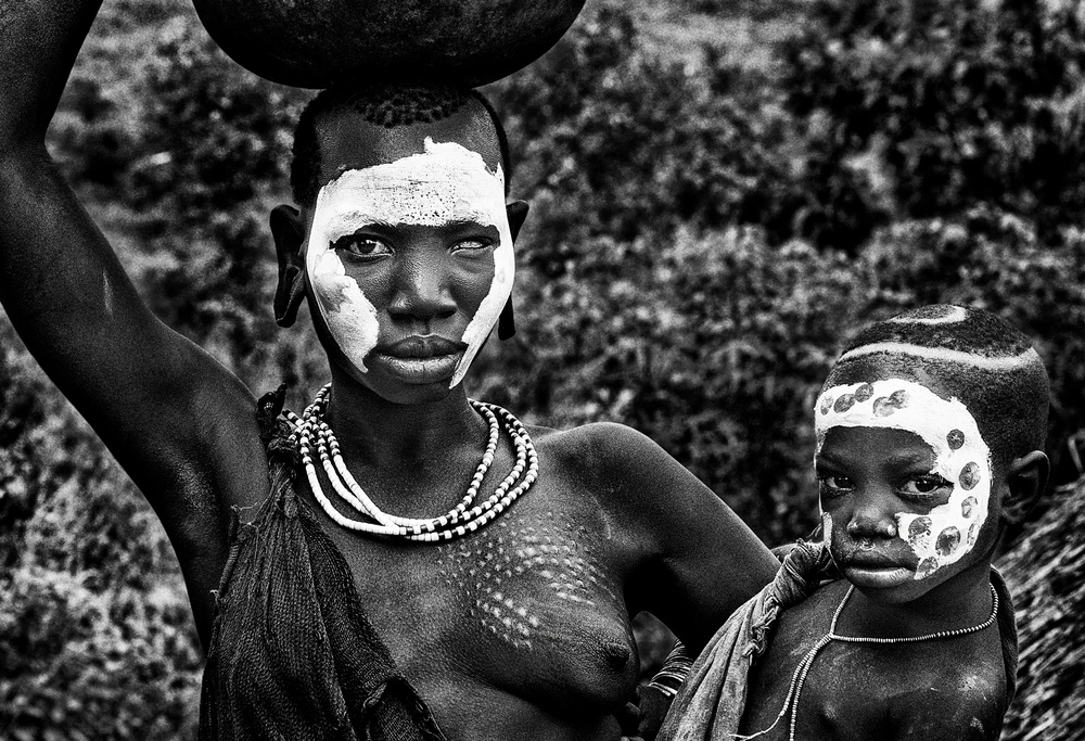 Surma tribe woman and her child - Ethiopia from Joxe Inazio Kuesta Garmendia