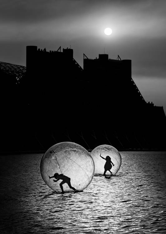 Games in a bubble from Juan Luis Duran