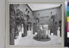 Hall of sculptures on the Dyaghilev's Exposition de l'Art russe at the Salon d'Automne in Paris in 1