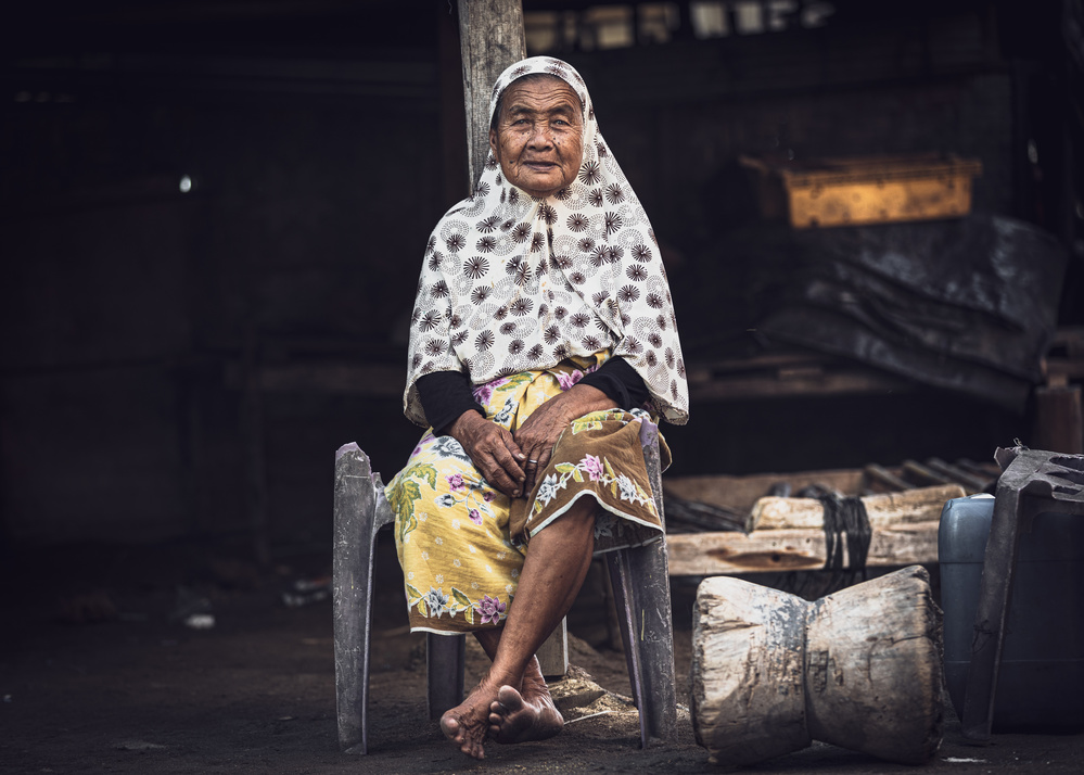 Old woman from Komodo from Marco Tagliarino