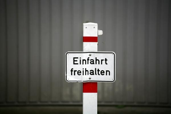 Einfahrt freihalten from Martina Berg