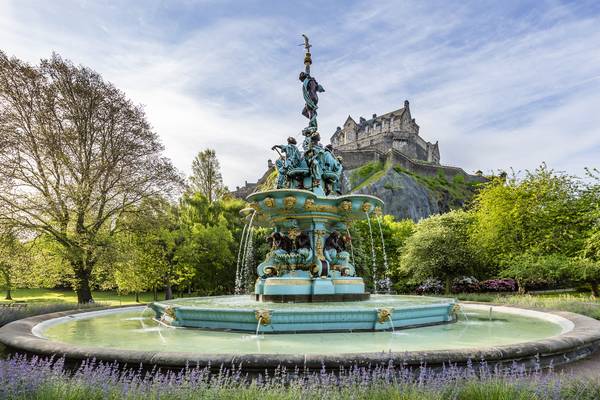 Ross Fountain and Edinburgh Castle from Melanie Viola