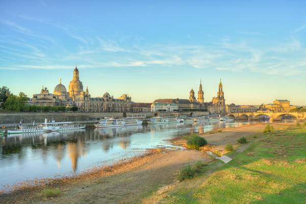 Die Skyline von Dresden am Morgen from Michael Valjak