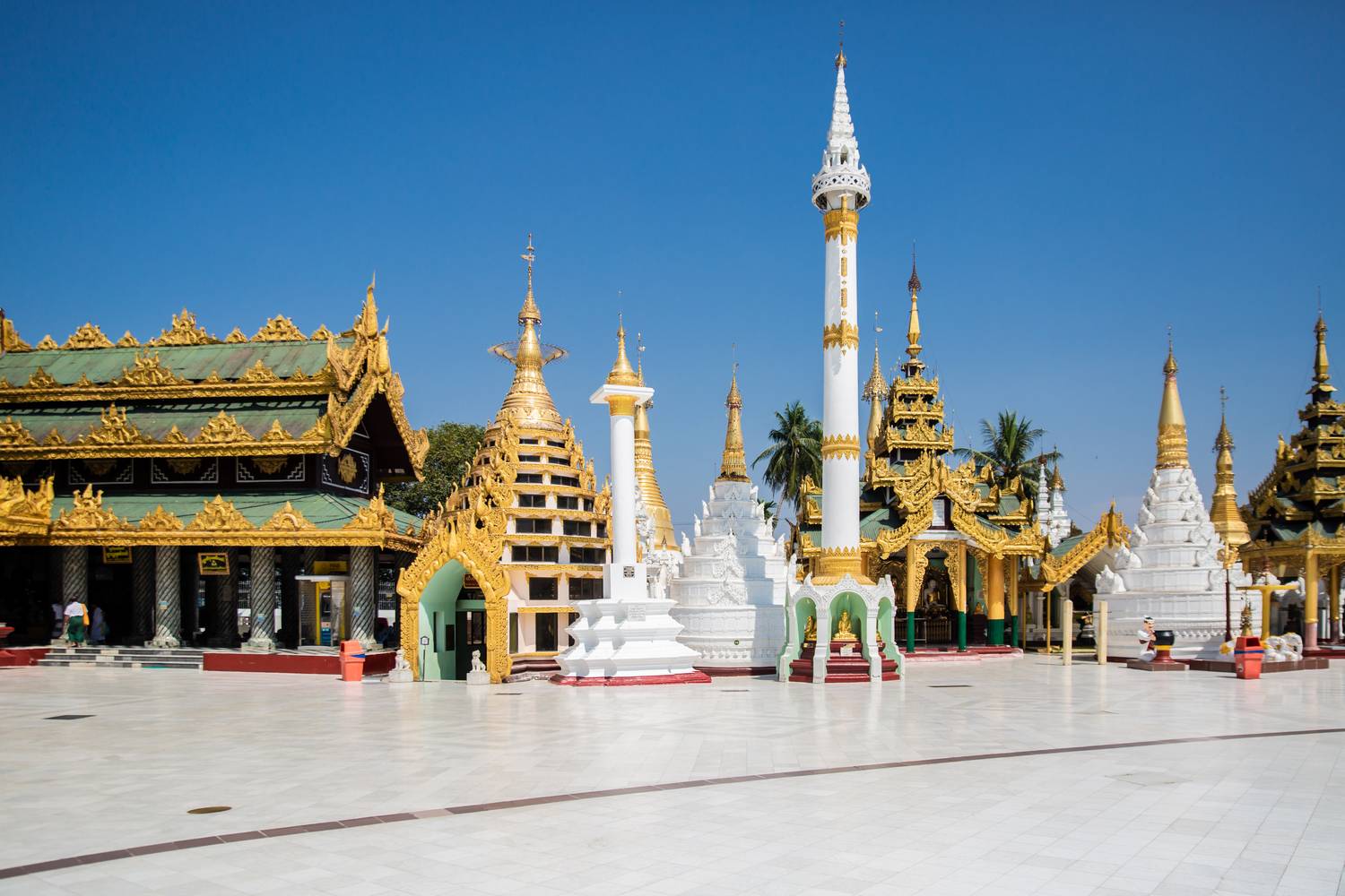 Shwedagon Pagode, Buddhismus in Yangon, Myanmar (Burma) from Miro May