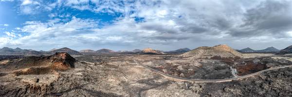 Strasse zum Vulkan, Vulkanlandschaft auf Lanzarote, Kanarische Inseln, Spanien from Miro May