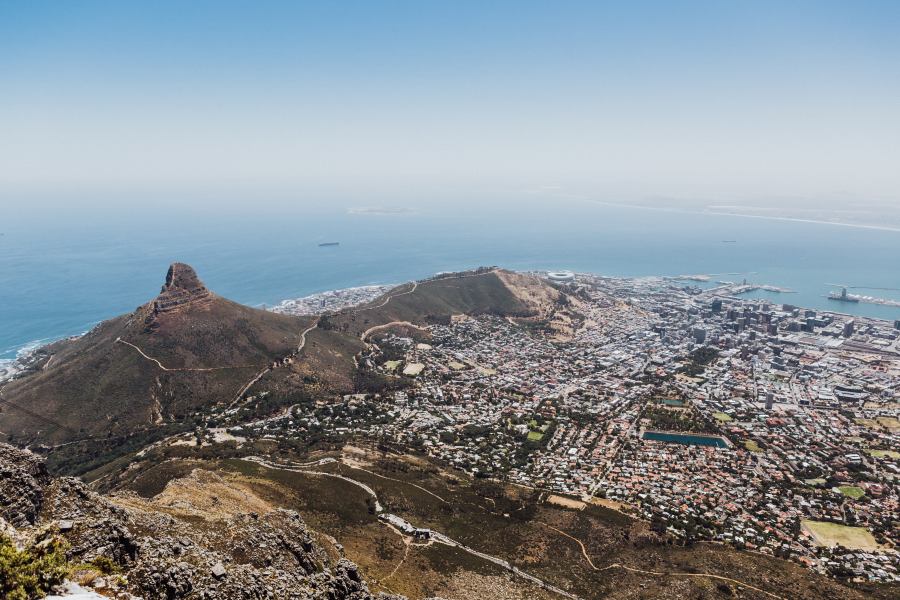 Blick vom Tafelberg auf Kapstadt, Lions Head, Signal Hill from Laura Nenz