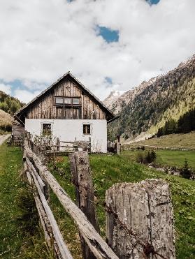 Österreich Landschaft mit traditionellem Haus