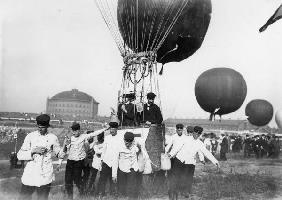 Balloon Race / Berlin / Photo / 1908