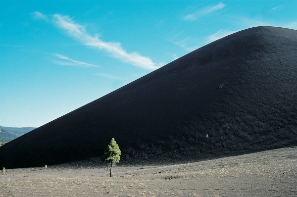 Cinder Cone, Lassen Volcanic National Park (photo)  from 