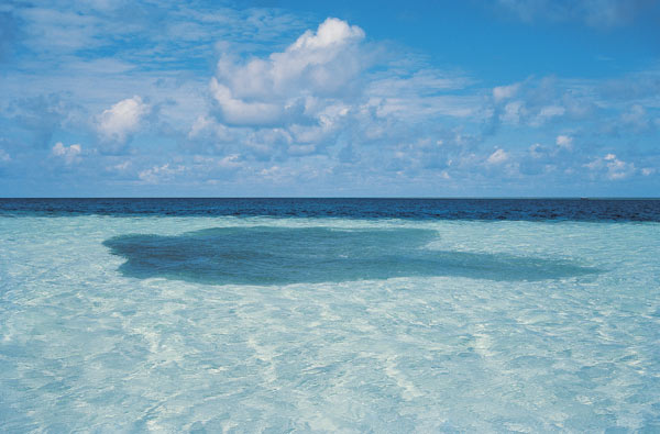 Clouds shadow in sea water (photo)  from 
