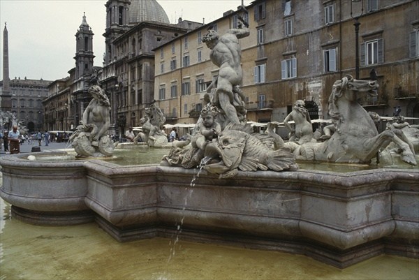 Fountain of Neptune (photo)  from 