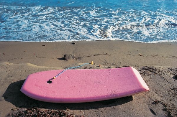 Pink surf-board at sea (photo)  from 