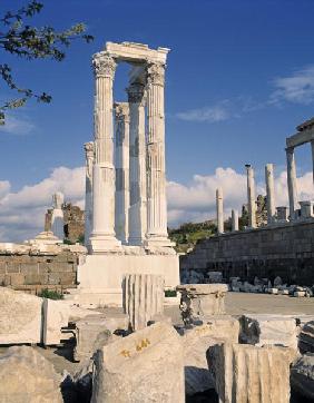 Ruins on the Acropolis (photo) 