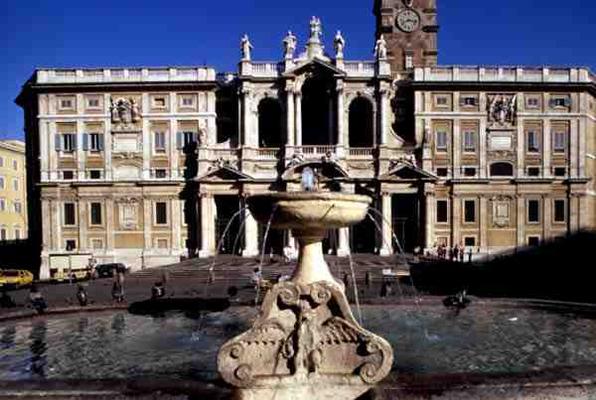 View of the church and the fountain designed by Carlo Maderno (1556-1629) (photo) from 