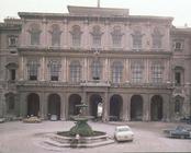 View of the courtyard designed by Gianlorenzo Bernini (1598-1680) and Carlo Maderno (1556-1629), 163