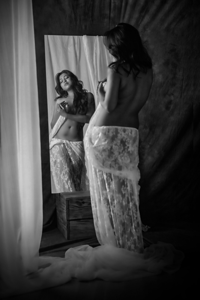 SEDUCTIVE LADY IN FRONT OF A MIRROR from PARTHA BHATTACHARYYA