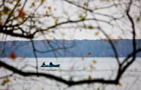 Angler auf dem Stechlinsee