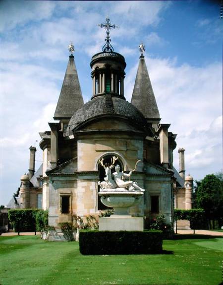 Exterior view of the chapel with sculpture of Diana the Huntress in front (photo) from Philibert Delorme