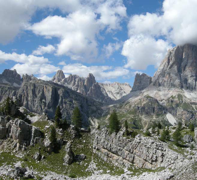 Paesaggio Montano Estivo Dolomiten  2011.jpg