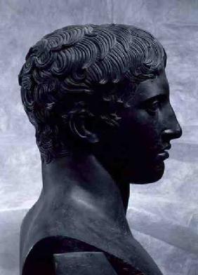 The Athenian Apollo, lateral view