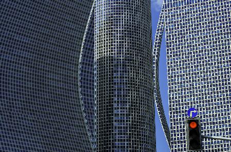 Azrieli towers Red light