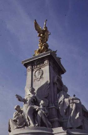 Victoria Monument designed by Sir Aston Webb (1849-1930)