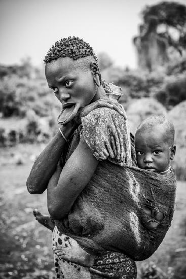Mursi mother and child