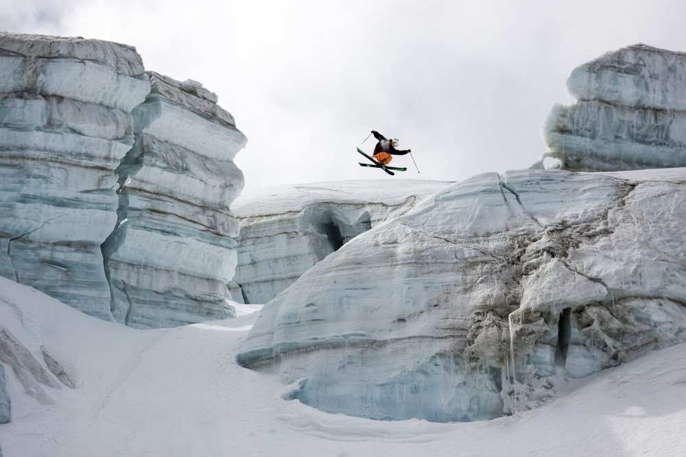 Candide Thovex out of nowhere into nowhere from Tristan Shu
