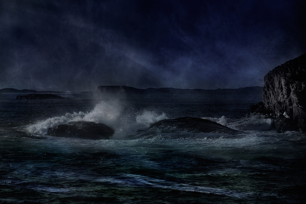 Breaking waves from Willy Marthinussen